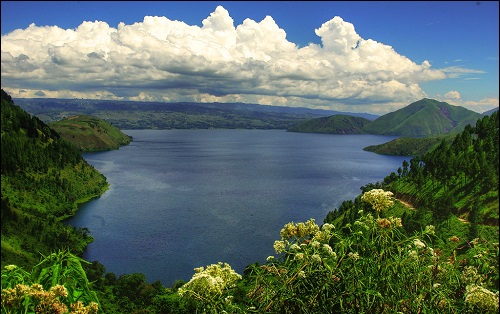 Tobajärvi Indonesiassa.