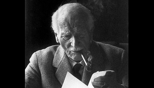 Jung ei käyttänyt nimitystä lentävät lauset, mutta sanoi että kansalaisille on kerrottava totuus.